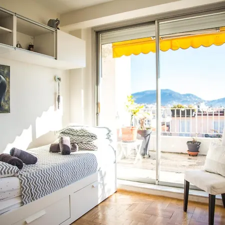 Apartment Appt A 150m De La Mer Nizza