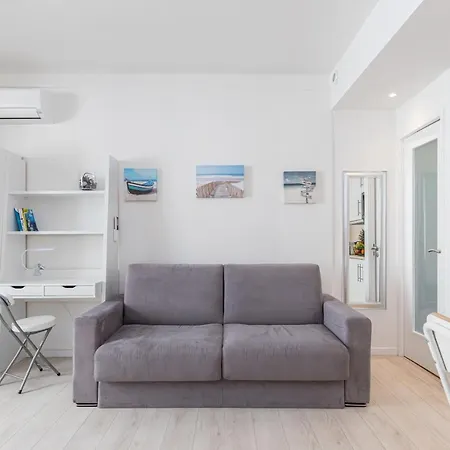Promenade Des . Apartment *