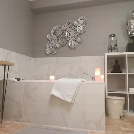 Privatif Sauna Jaccuzi Guest house