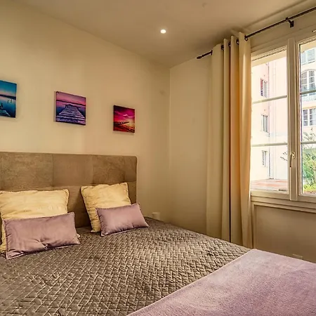 Neptune Apartment *