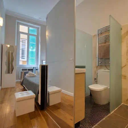 Old Town Luxury 3 Beds Apartment *