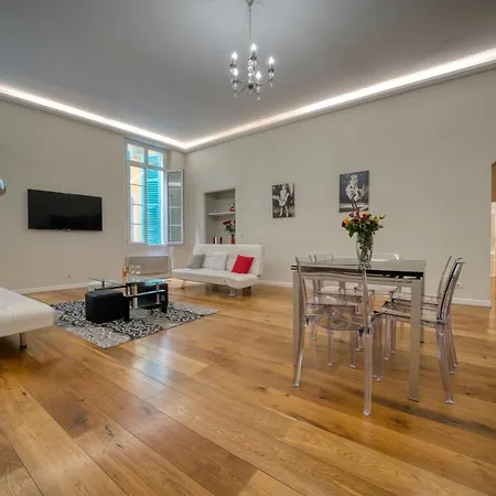 Old Town Luxury 3 Beds *
