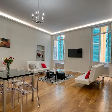 Old Town Luxury 3 Beds Nice