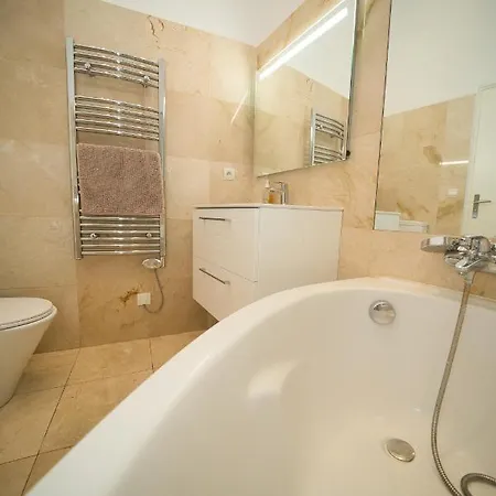 Apartment Old Town Luxury 3 Beds