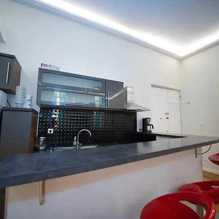 Old Town Luxury 3 Beds Apartment