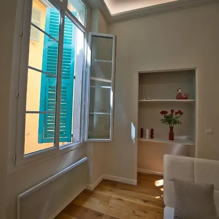 Old Town Luxury 3 Beds Apartment Nice