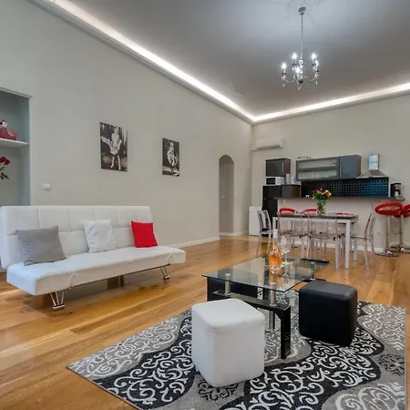 Apartment Old Town Luxury 3 Beds Nice