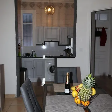 Apartment Maison Nicoise Au Calme Vue Mer