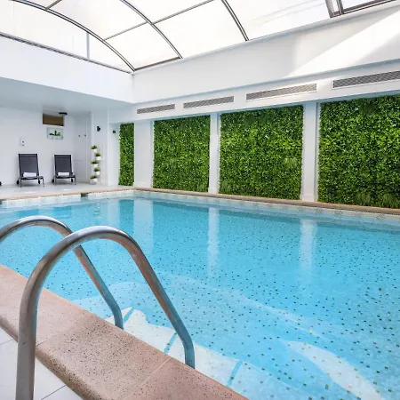 Riviera Hotel 4*