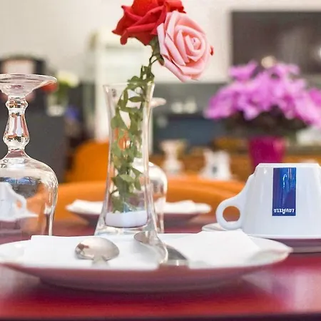 Hotell Little Palace 2*