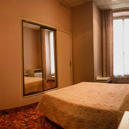 Hotel Busby 3*