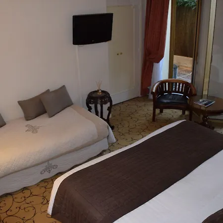 Petit Palais Hotel 4*