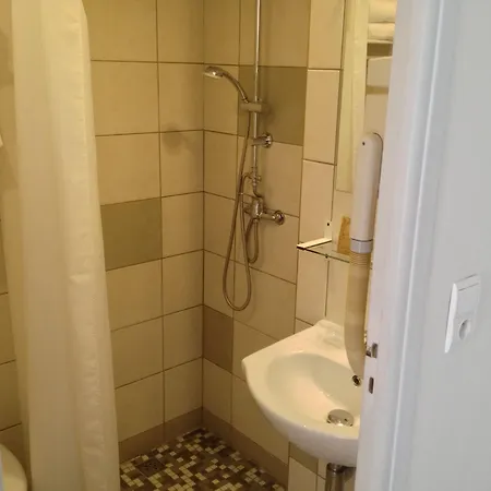 Hotel Magnan 2*