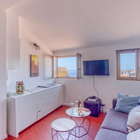 Appartement Gilly 4 - Exceptional 2beds, Sea View, Modern,a/c, Old Town