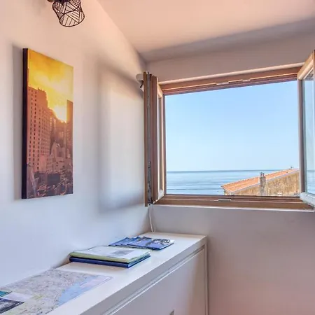 Gilly 4 - Exceptional 2beds, Sea View, Modern,a/c, Old Town Appartement *