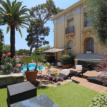 Hotel Petit Palais