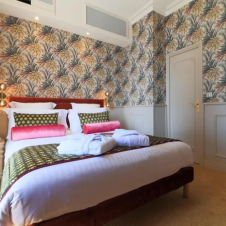 Petit Palais Hotel 4*