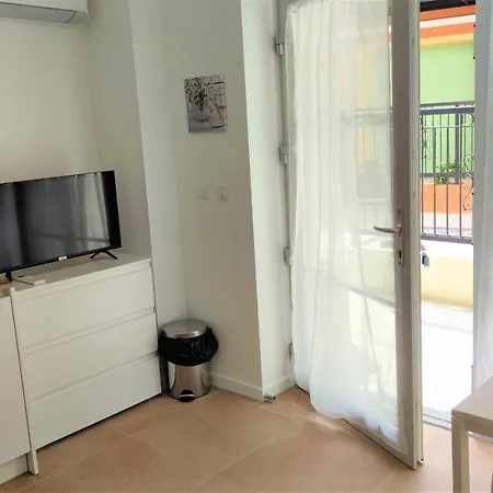Delille Centre 08 Apartment