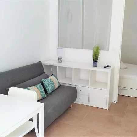 Delille Centre 08 Apartment