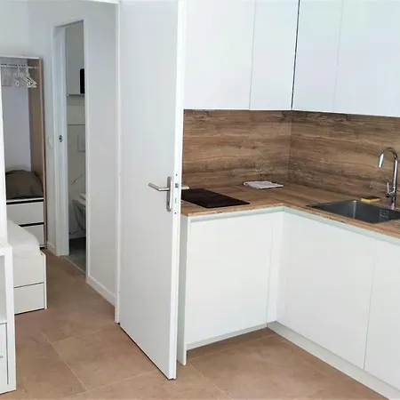 Delille Centre 08 Apartment