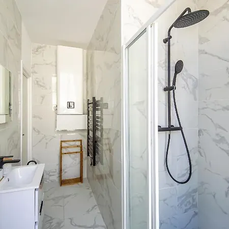 Charming 2 Refurbished Super Center *