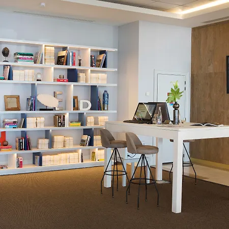 Radisson Blu Ξενοδοχείο 4*