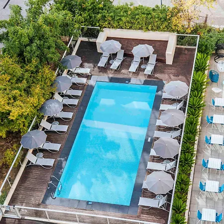 Ibis Styles Aeroport Arenas 3* Nice