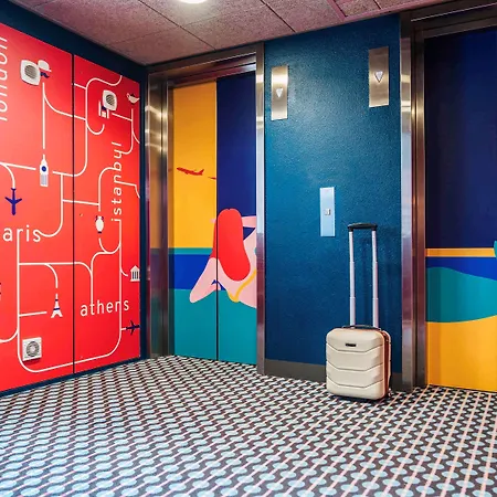 Ibis Styles Aeroport Arenas Otel