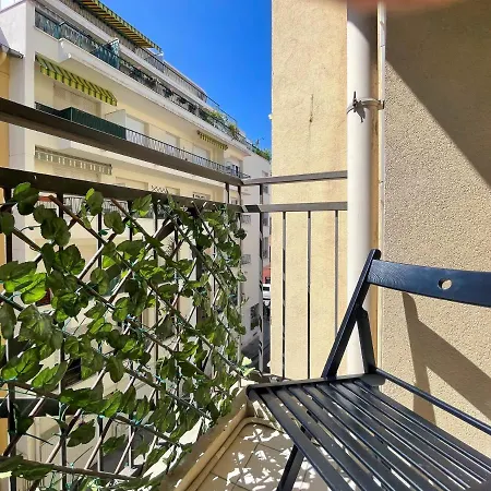 Bh - Victoria - Parking, Balcony, 2 People