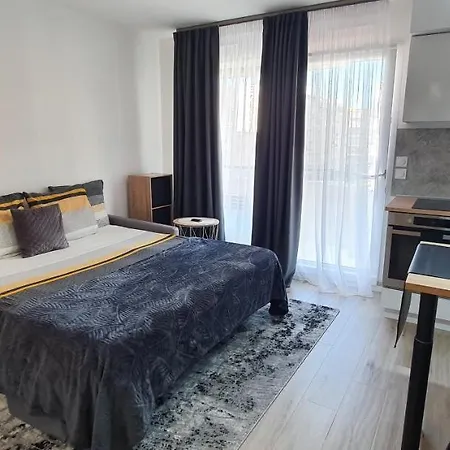 Lovely 1 Bedroom Vacation With Free Parking. Apartment Nice