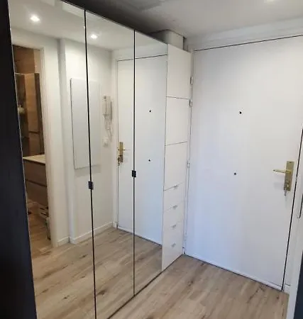 Lovely 1 Bedroom Vacation With Free Parking. * Nice