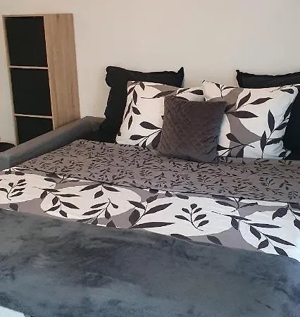 Lovely 1 Bedroom Vacation With Free Parking. *