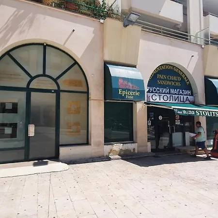 Lovely 1 Bedroom Vacation With Free Parking. * Nice