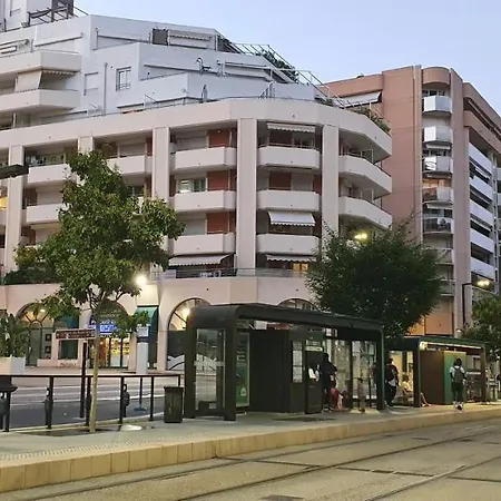 Apartment Lovely 1 Bedroom Vacation With Free Parking.