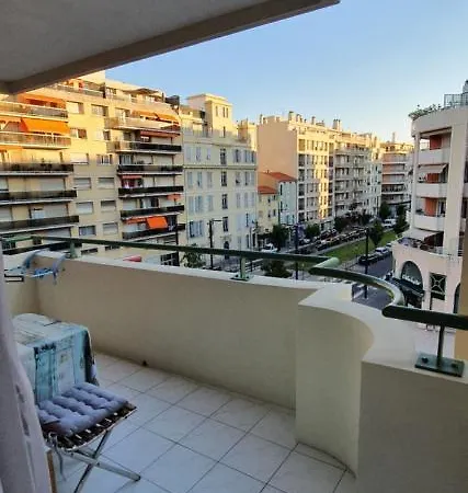Lovely 1 Bedroom Vacation With Free Parking.