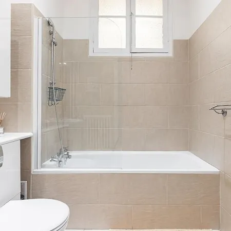 Wonderful And Bright Close To Everything Apartment *
