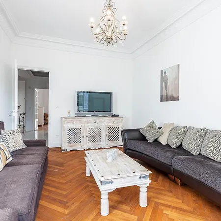Apartment Wonderful And Bright Close To Everything Nice