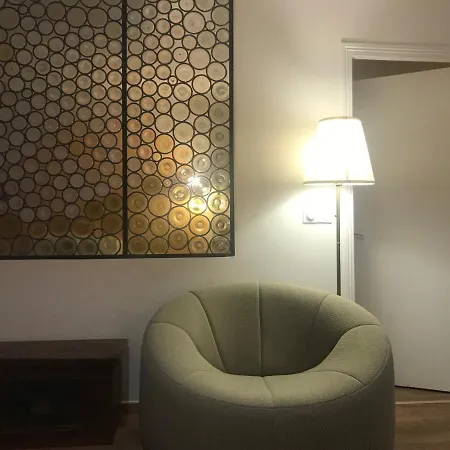 Spacious And Bright Flat Close To The : Heart Of Old 아파트