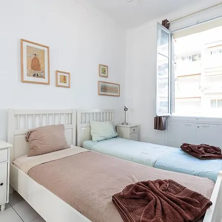 Wonderful And Bright Close To Everything Apartment