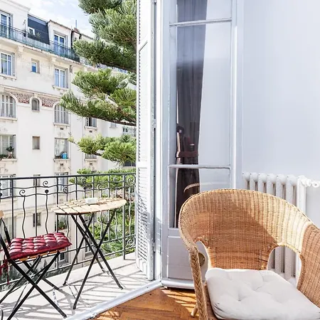 Apartment Wonderful And Bright Close To Everything