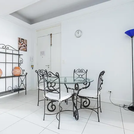 Wonderful And Bright Close To Everything Apartment *