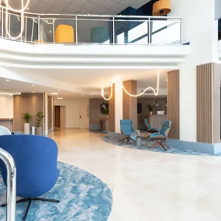 Radisson Airport Hotel 4*