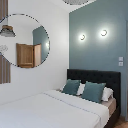 Gorgeous 2 Bedrooms Apt Great Kitchen, Center Apartment