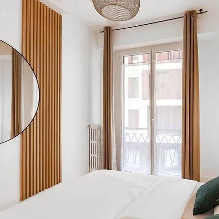 Gorgeous 2 Bedrooms Apt Great Kitchen, Center *