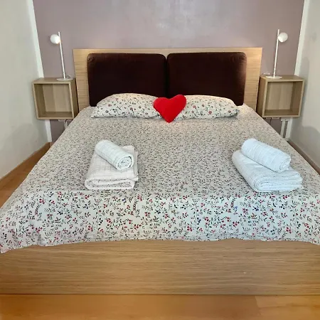 Very Cosy Flat In Heart Of Old Town Of Near Lägenhet *