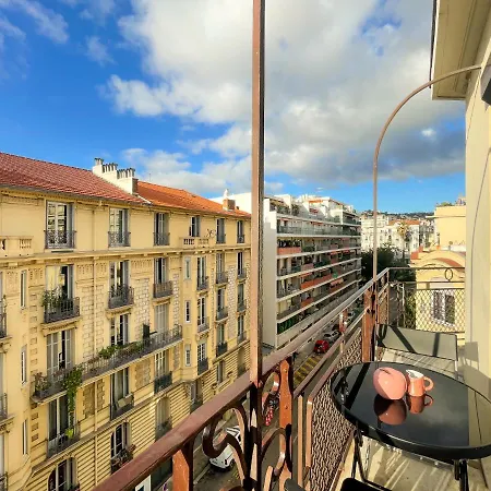 -marceau- Climatise, Central Apartment