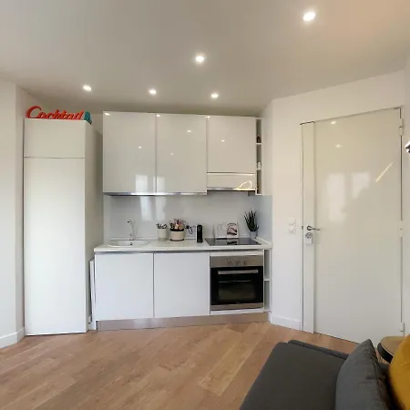 -marceau- Climatise, Central Apartment