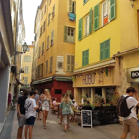 Apartment & Les Cypres *