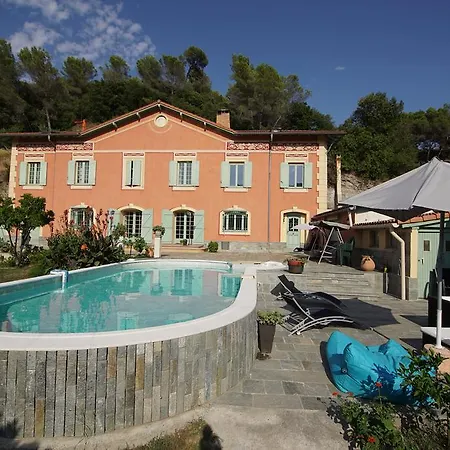 Hébergement de vacances Les 13 Chimères *
