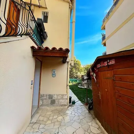 Provencal House, Sea Side, Private Parking Holiday home *
